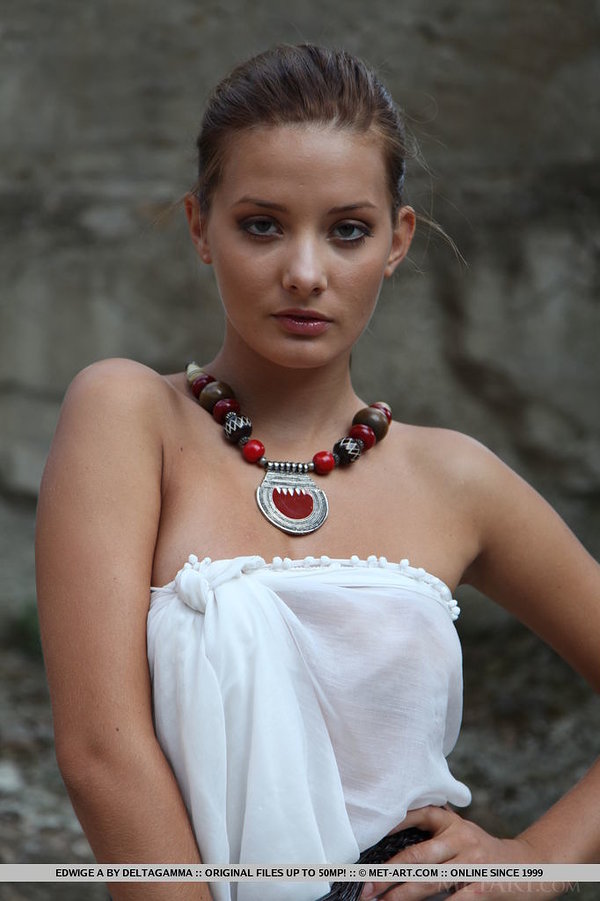 Дина, 45